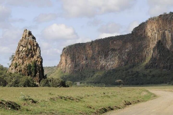 Hell's Gate Biking and Lake Naivasha Day Trip from Nairobi — Bikes, Gorges & Hippos photo 2