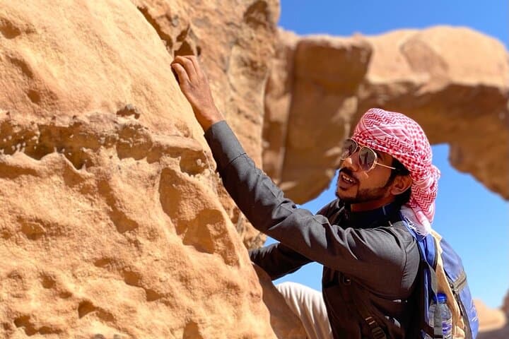 Hike Burdah Rock Bridge in Wadi Rum: Guide to Climbing Jordan’s Epic Natural Arch