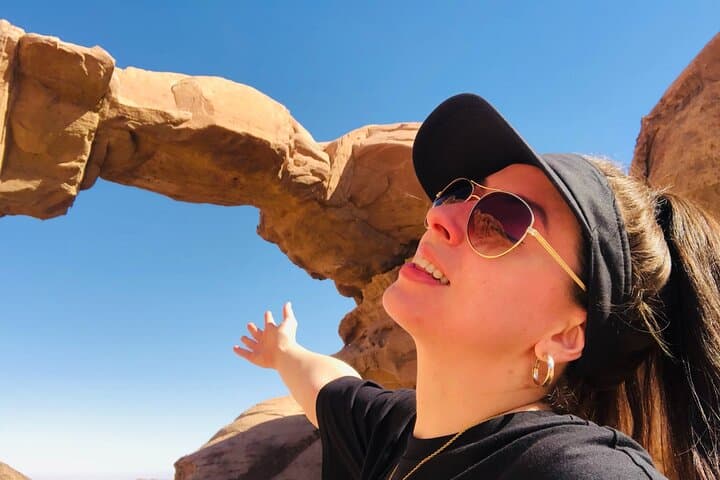 Hike Burdah Rock Bridge in Wadi Rum: Guide to Climbing Jordan’s Epic Natural Arch photo 4
