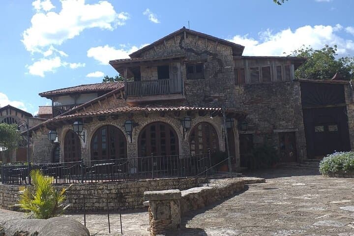 Santo Domingo Day Tour from Punta Cana — Colonial Zone, Los Tres Ojos & the Malecon photo 3