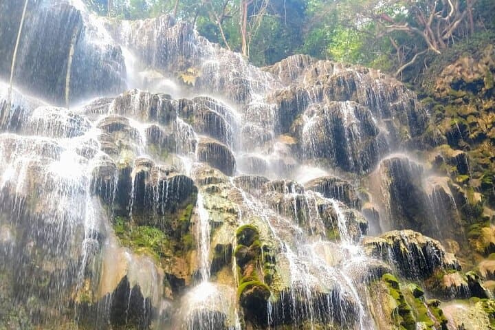 Tolantongo Hot Springs Day Trip from Mexico City: Thermal Caves & Turquoise Pools