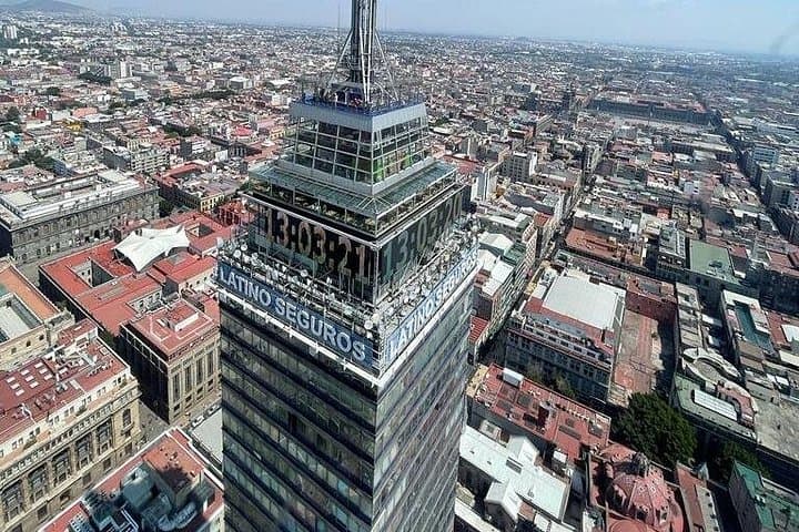 Mexico City 30-Min Private Helicopter Tour — Fly Over Chapultepec, Zócalo & Reforma photo 6
