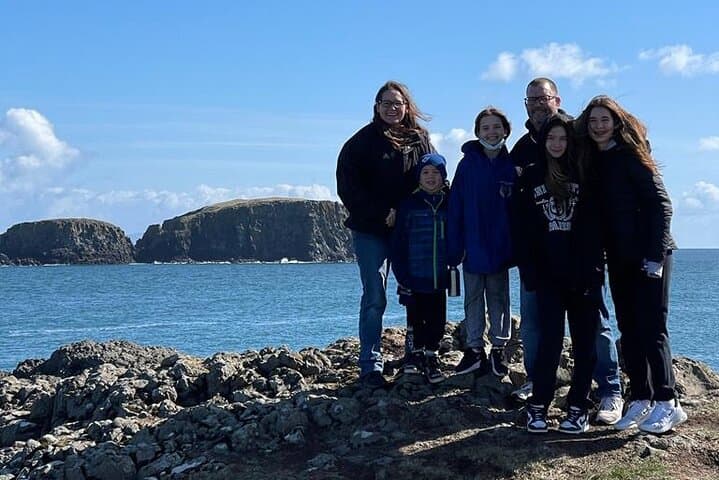 Private Belfast Murals and Giant's Causeway Full-Day Coastal & City Tour photo 3