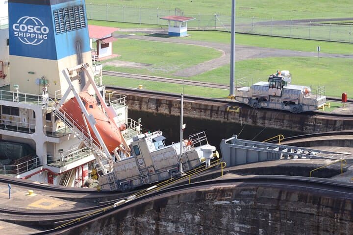 Private Panama Canal & Casco Viejo: Half-Day Panama City Tour photo 2