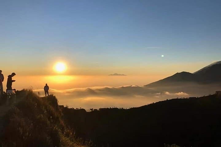 Bali Sunrise Trek on Mount Batur: Summit Sunrise, Hot Springs & Coffee Plantation photo 3