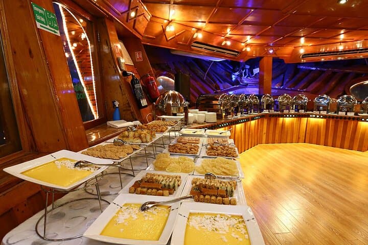Sunset Dhow Cruise and Corniche Walk in Doha — Skyline Cruise on the Arabian Gulf photo 3