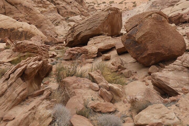 Wadi Rum Two-Day Hiking and Jeep Tour to Jabal Al Hash: Desert Arches, Nabataean Canyons, and Bedouin Camp photo 6