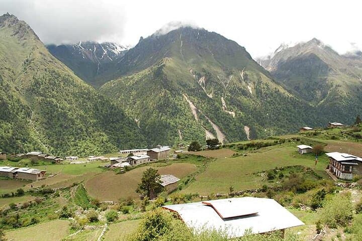 Jomolhari Laya Gasa Trek: 17-Day High-Altitude Expedition in Bhutan photo 2