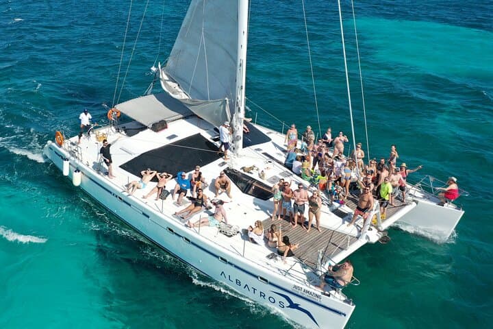 Isla Mujeres Catamaran Day Trip from Cancún — Albatros Plus Experience photo 5