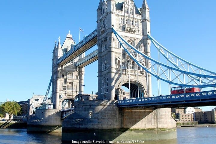 Private Tower of London Tour with Crown Jewels — Insider Guide photo 3