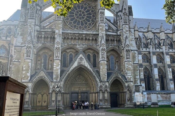 Royal London Private Half-Day Tour — Westminster, Buckingham & Horse Guards photo 3