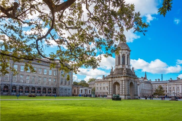 Cupid's Trail: Romantic Puzzle Quest Through Dublin