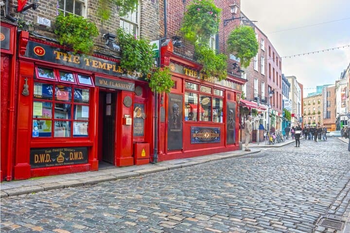 Cupid's Trail: Romantic Puzzle Quest Through Dublin photo 3