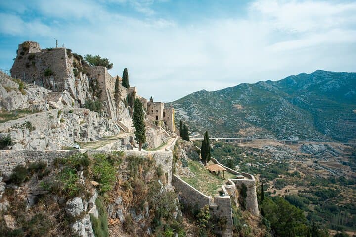 Private Tour from Split: Klis Fortress, Stella Croatica & Vranjača Cave