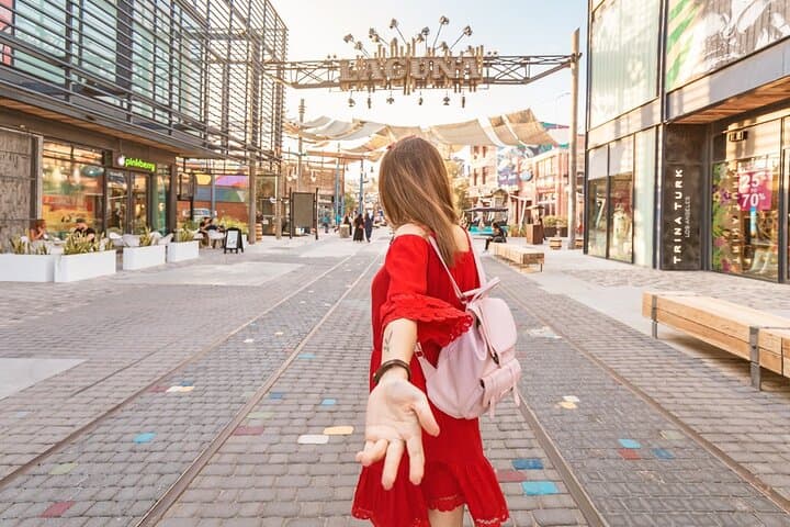 La Mer Beachfront Tour Dubai: Shared Beach Day & Boardwalk Stroll photo 4