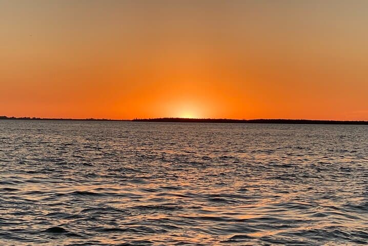 Private Dolphin Sunset Boat Tour in San Carlos Bay — Fort Myers Evening Cruise photo 2