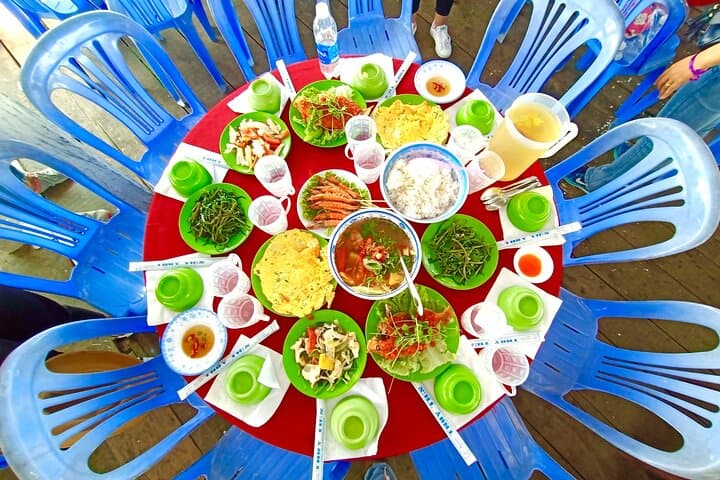 Nha Trang Speedboat Island Tour with Parasailing and Lunch photo 6
