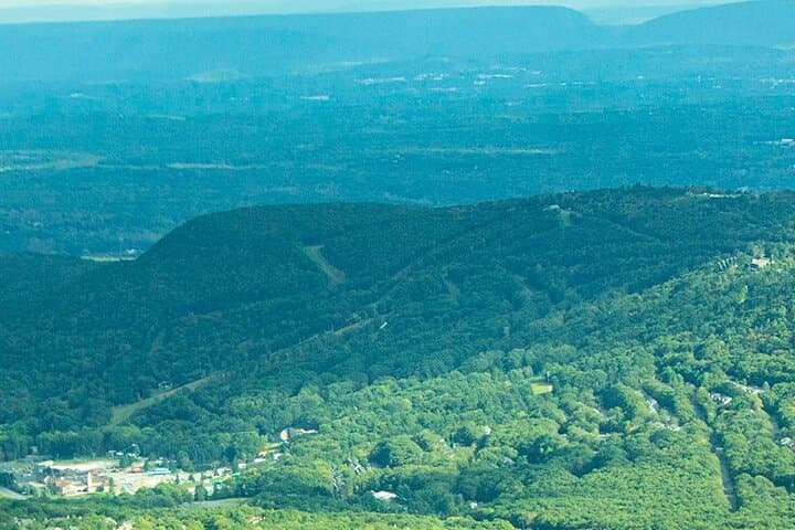 Private Mount Pocono Observation Air Tour — 10–12 Minute Scenic Flight Over the Poconos