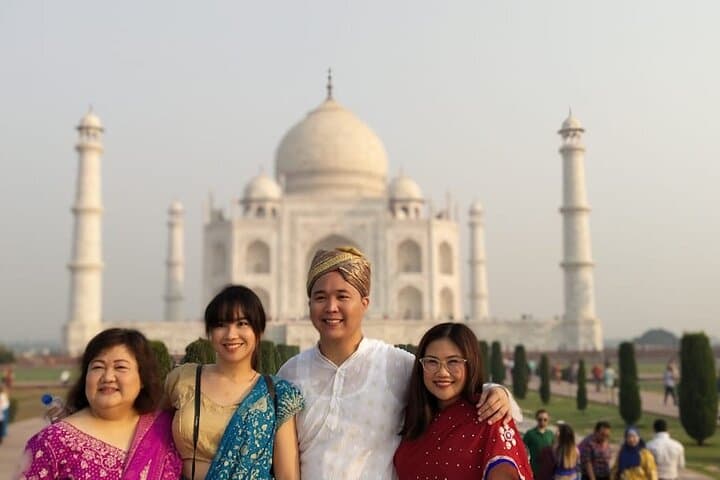 Gatimaan Express to the Taj Mahal: A One-Day Sunrise & Sunset Tour from Delhi