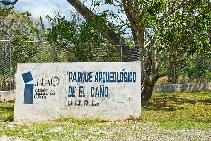 El Caño Archaeological Park and La Tavida Waterfall Tour — Ancient Mounds to a 32m Cascade photo 5