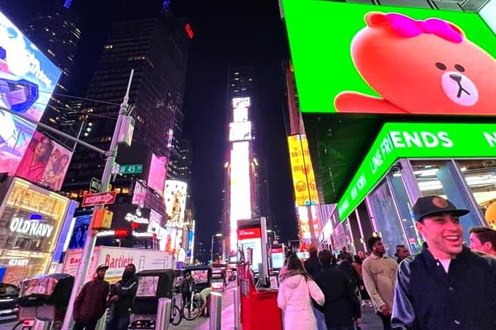 Private NYC Limousine Tour: 3-Hour Luxury Manhattan Sightseeing photo 6