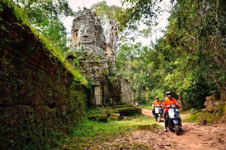Angkor Wat Vespa Premium Tour: Skip the Crowds & Explore Temples Like a Local