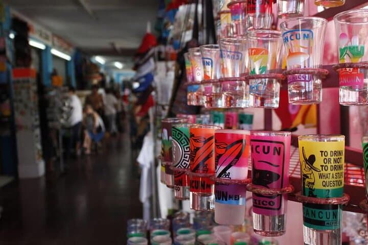 Guided Shopping Day Tour in Cancún — Mercado 28, La Isla & Playa Delfines photo 4
