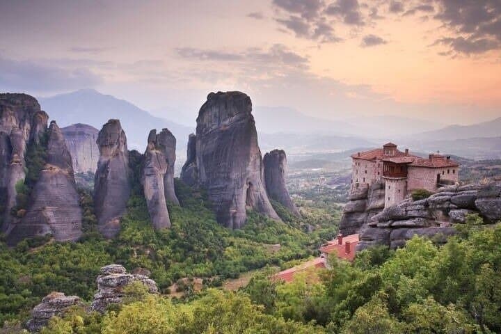 Private Day Trip to Meteora from Thessaloniki: Monasteries & Cliff Views