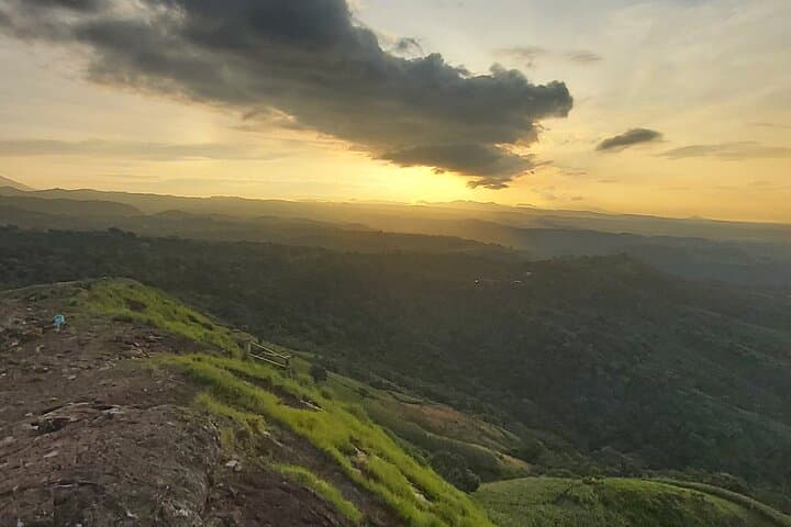 Hike Comasagua Peak for Sunrise or Sunset — 360° Views near La Libertad photo 4
