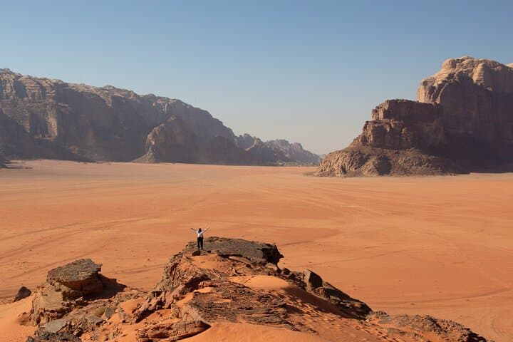 Wadi Rum Desert Sunset Tour — 3-Hour Bedouin Sunset Experience photo 4
