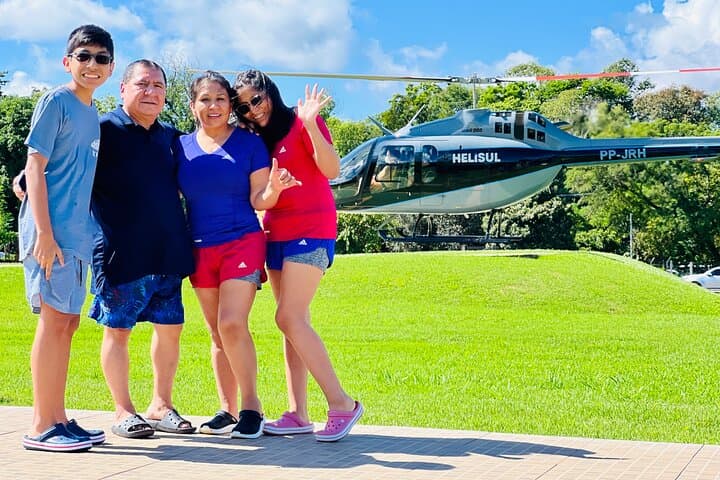 Helicopter Flight Over Iguaçu Falls with Private Park Hike photo 2