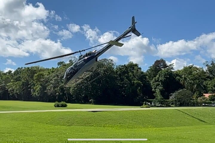 Helicopter Flight Over Iguaçu Falls with Private Park Hike photo 5