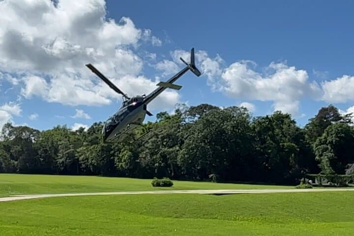 Helicopter Flight Over Iguaçu Falls with Private Park Hike photo 6