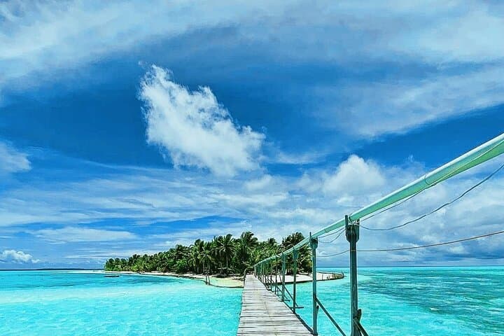 Balabac Island Tour: Remote Sandbars, Coral Gardens & Island Camping