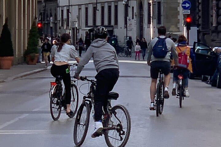 Florence by Bike: Two-Hour Guided City Highlights Tour photo 3