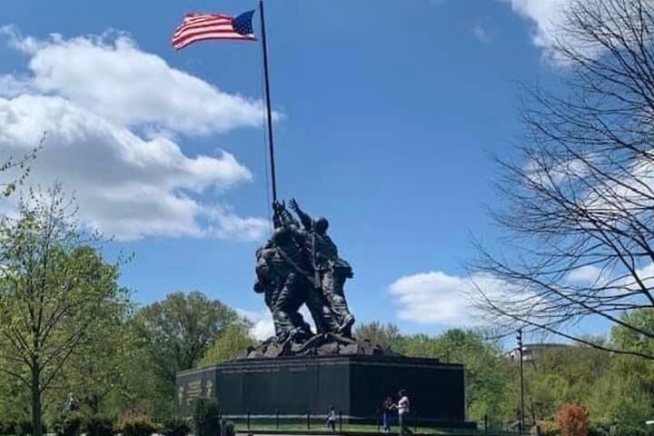 Private 3-Hour Custom Washington DC Monuments & Memorials Tour photo 3