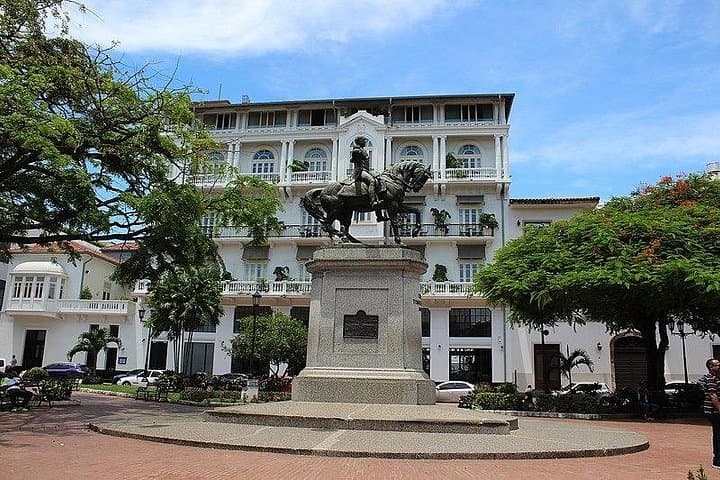 Miraflores Locks & Casco Viejo: Panama Canal and Colonial Walking Tour photo 3