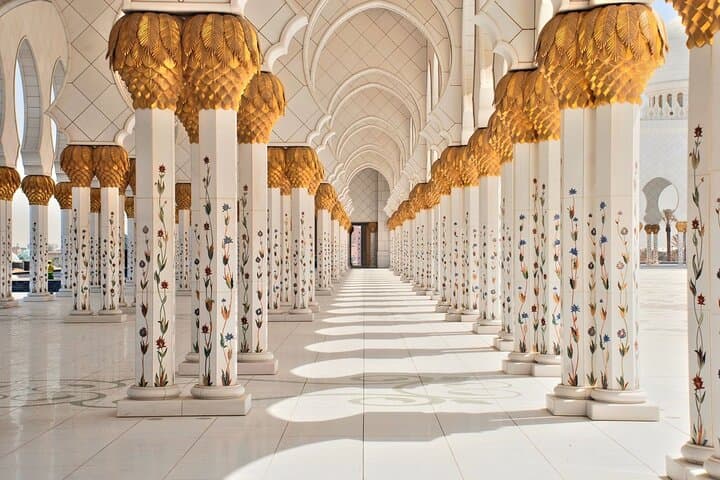 Full-Day Abu Dhabi: Sheikh Zayed Grand Mosque, Corniche & Ferrari World photo 5