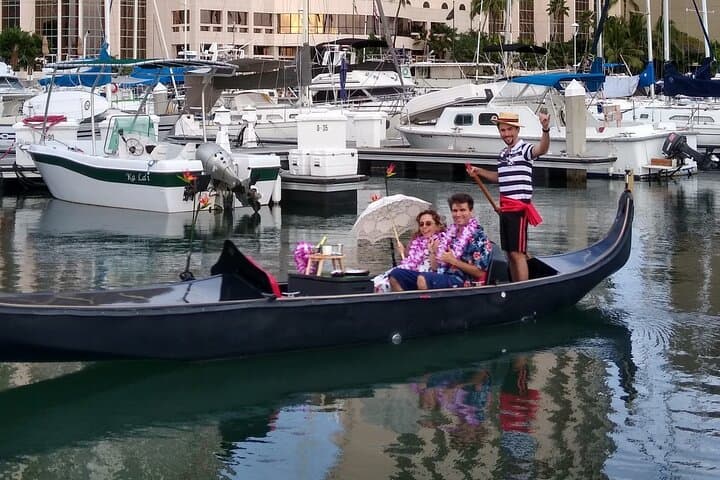 Waikiki Gondola Cruise — Grand Canal Ride with Drinks & Pastries to Magic Island photo 3