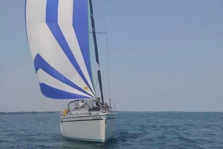 2-Hour Sailing Adventure on Lake Michigan from Racine — City Views & Hands-On Crew photo 2