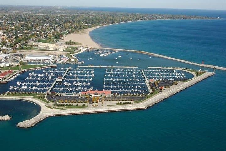 2-Hour Sailing Adventure on Lake Michigan from Racine — City Views & Hands-On Crew photo 3