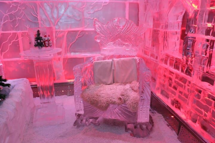 Chillout Ice Lounge Dubai: Experience 6°C Below Zero in the Desert photo 3