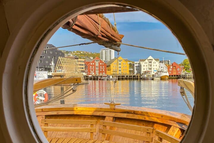 tromso-fjord-and-history-cruise-on-hermes-ii photo 4