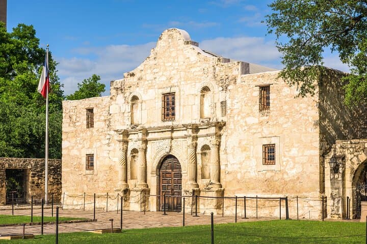Private San Antonio City Tour: Alamo, River Walk & Tower of the Americas photo 6