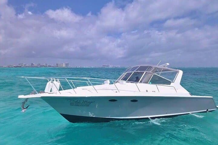 Private 42ft Yacht Rental in Cancun — Snorkel Isla Mujeres & Playa Norte photo 4