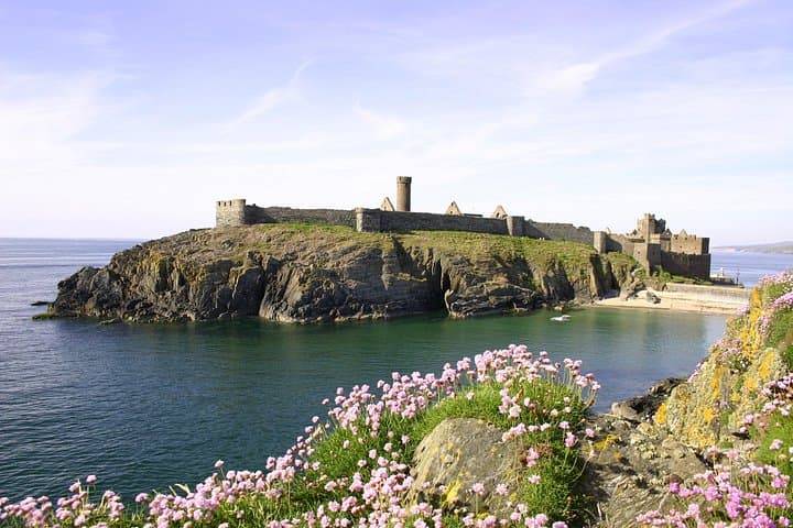Southern Explorer Isle of Man: Peel Castle, Tynwald Hill & Coastal Views Private Tour