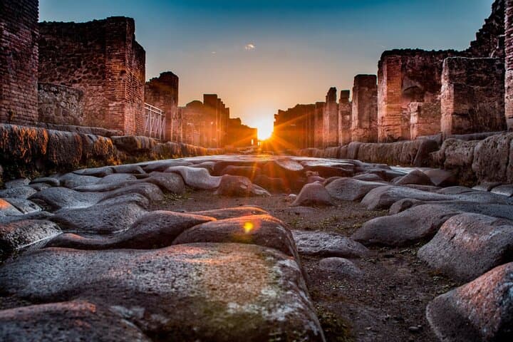 Escape from Pompeii: Self-Guided Mystery Puzzle Adventure Through the Ruins