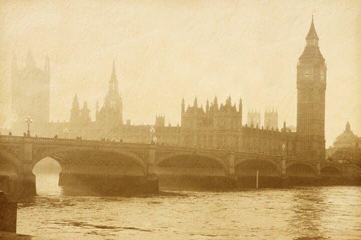 Solve Jack the Ripper: Whitechapel Quest & Walking Game in London photo 5