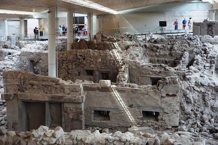 Santorini in a Day: Private Highlights Tour from Oia to Akrotiri photo 4