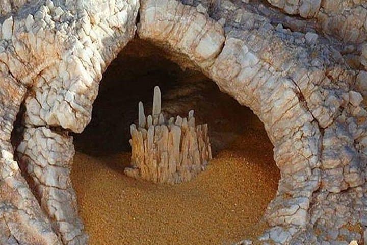 2-Day White & Black Deserts Tour with Bahariya Oasis — Cairo Desert Camping and Sandboarding photo 4